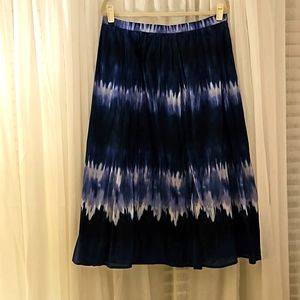 Chicos size 2 dark & light blue skirt.  100% Cotton